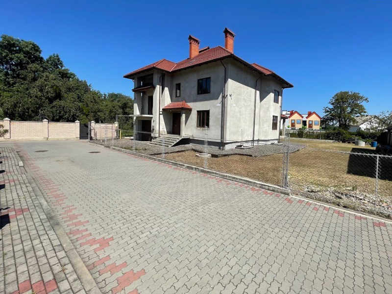 Продається будинок в м. Чернівці
