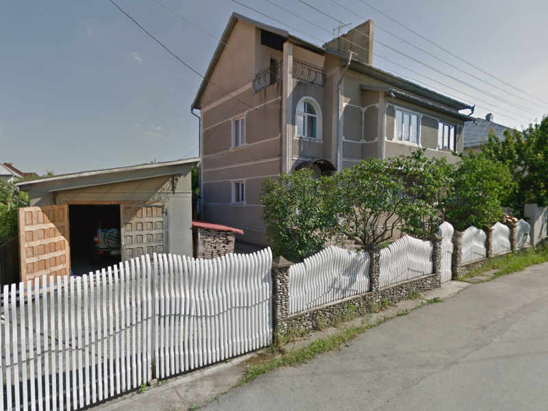 Продається частина будинку в м. Чернівці