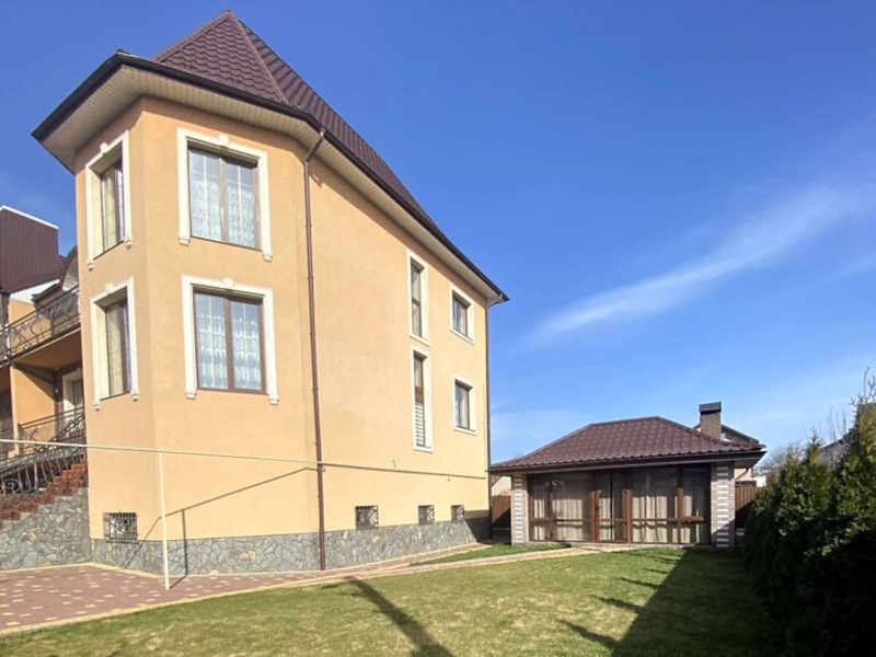Продається будинок в м. Чернівці